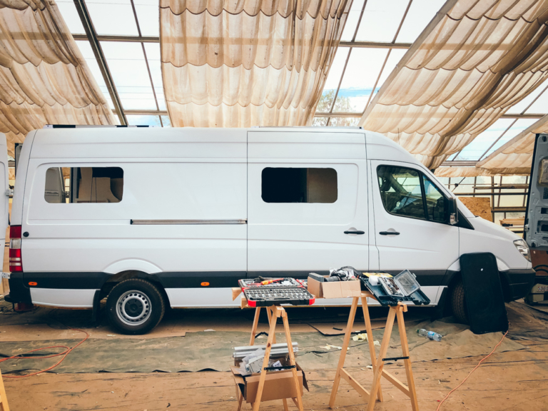 Camper Umbau Teil 5 Dachluke und Fenster einbauen Pech